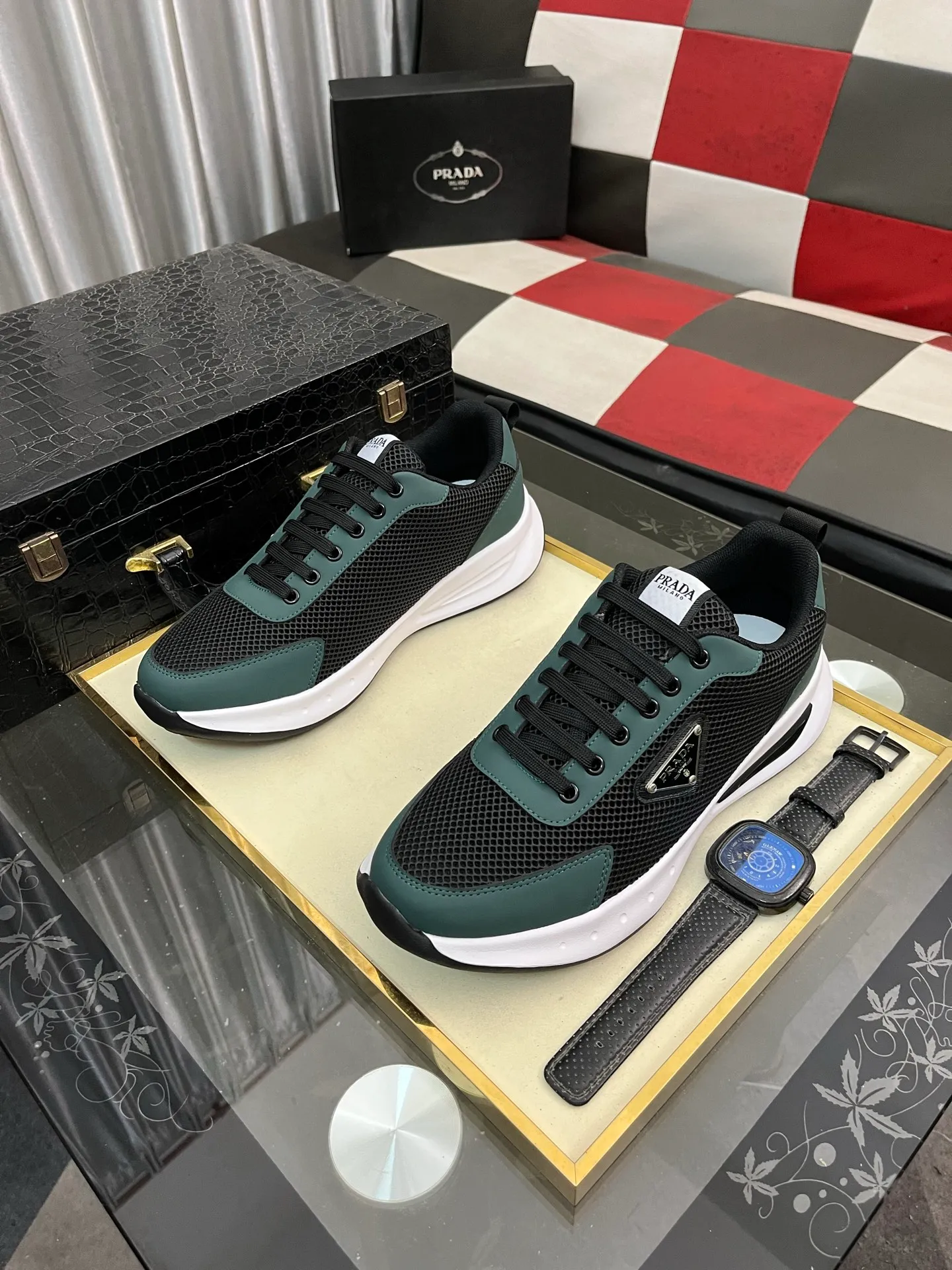 Men's shoes 💰440⌚️⌚️ PRADA [Prada] popular men's shoes, casual shoes and sports shoes! High-end quality 🍀 The upper is made of imported original cowhide 💥 cowhide lining; the original molded outsole. The style is upright and elegant, comfortable and versatile💪 Three quality guarantees Size number: 38-44, 4️⃣ colors available